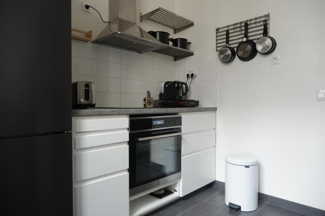 Eiffel Tower Appartment Париж Екстериор снимка