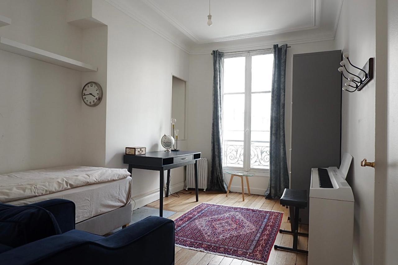 Eiffel Tower Appartment Париж Екстериор снимка