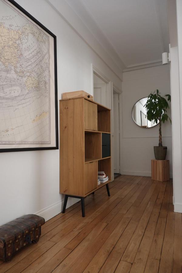 Eiffel Tower Appartment Париж Екстериор снимка