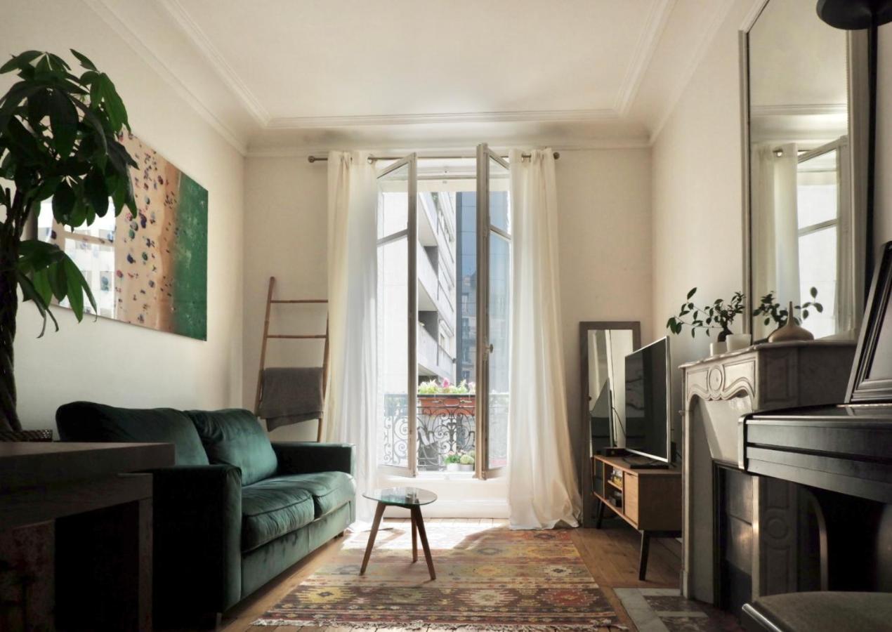 Eiffel Tower Appartment Париж Екстериор снимка