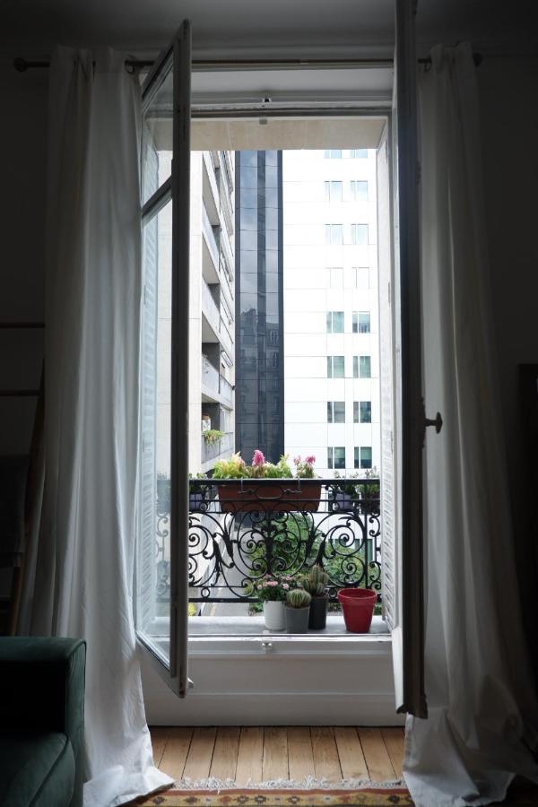 Eiffel Tower Appartment Париж Екстериор снимка